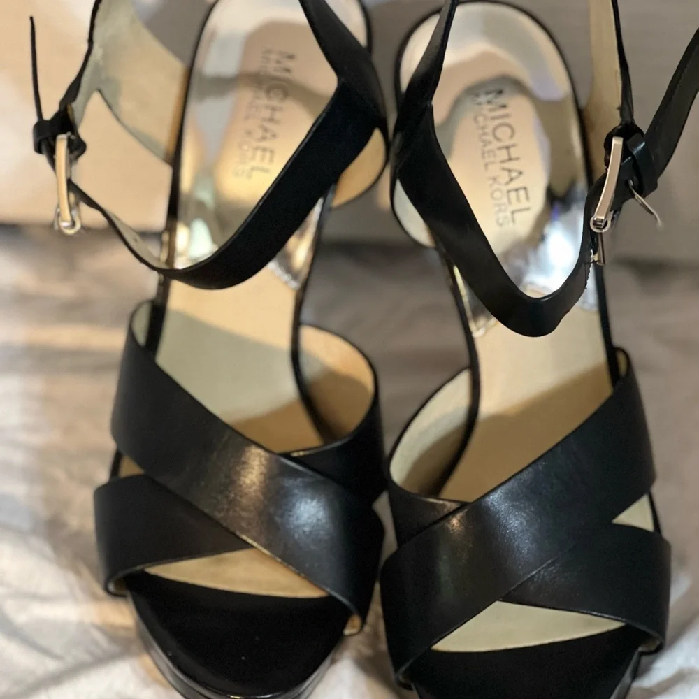 Michael Michael Kors Odessa Platform Black Sandals Leather Heels Sz 9